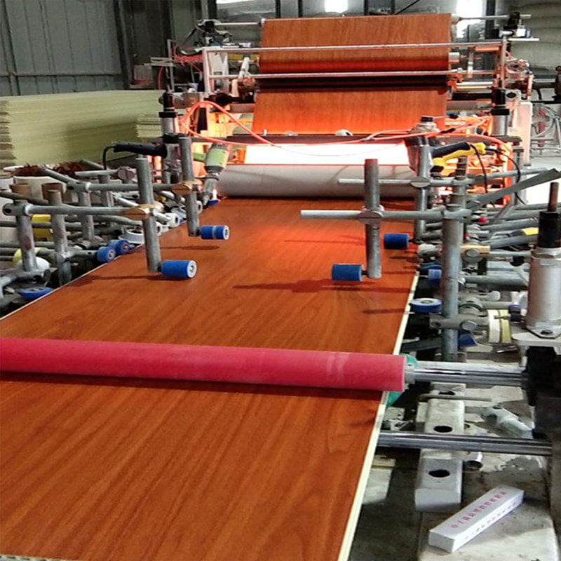 Pannello a parete moderno in PVC in fibra di legno di bambù integrato per sfondo TV Pannello a parete rigido per soffitto interno per uso alberghiero